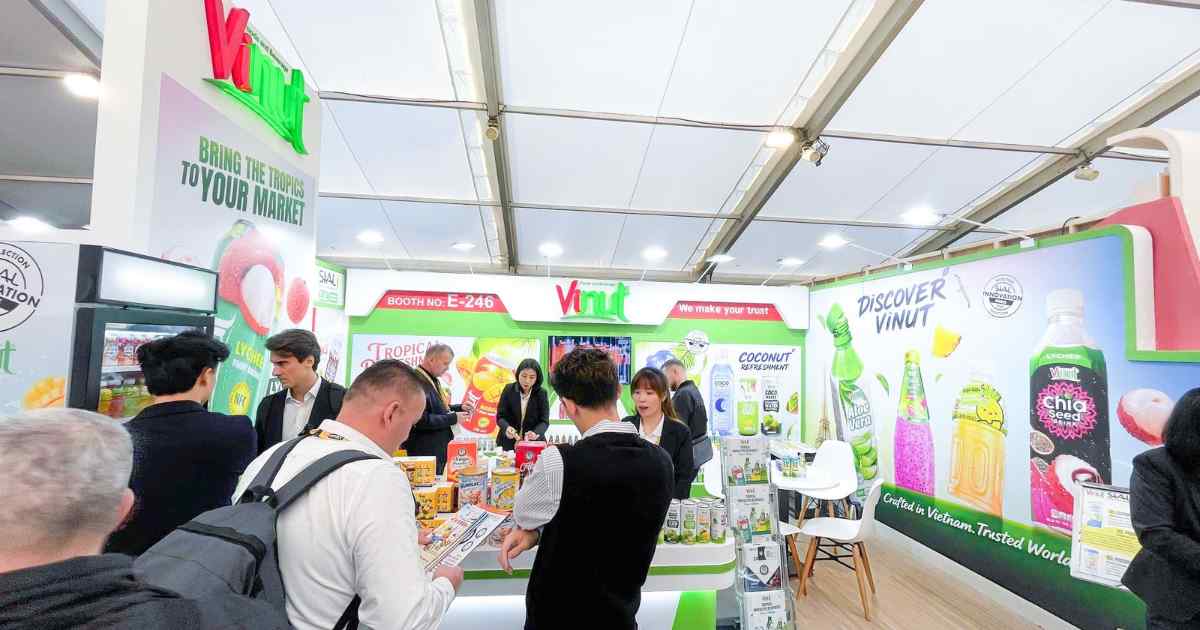 VINUT Coco Recharge Blue Raspberry Electrolyte Coconut Water Displayed At SIAL Paris 2026 Booth 5C E246